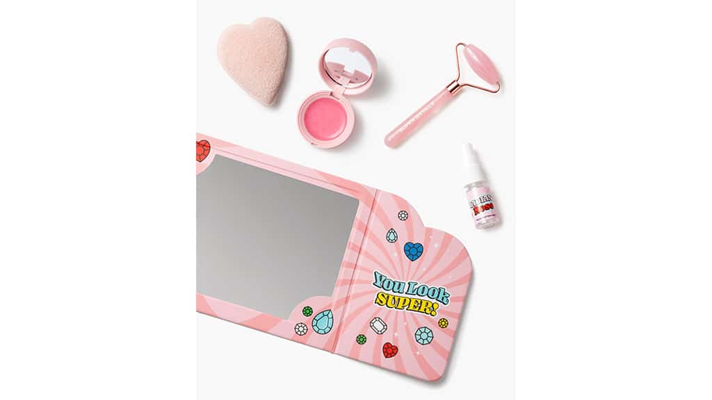 Ten zestaw Super Smalls zamienia rutyny GRWM w zabawę