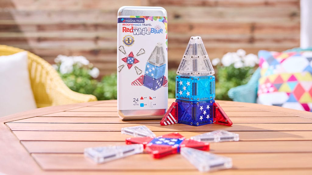 MAGNA-TILES czerwony, biały i niebieski 24-elementowy zestaw podróżny