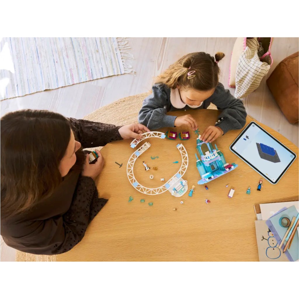 LEGO® Disney: Lodowy zamek Elsy i jej przygody na sankach (43281) kép 5