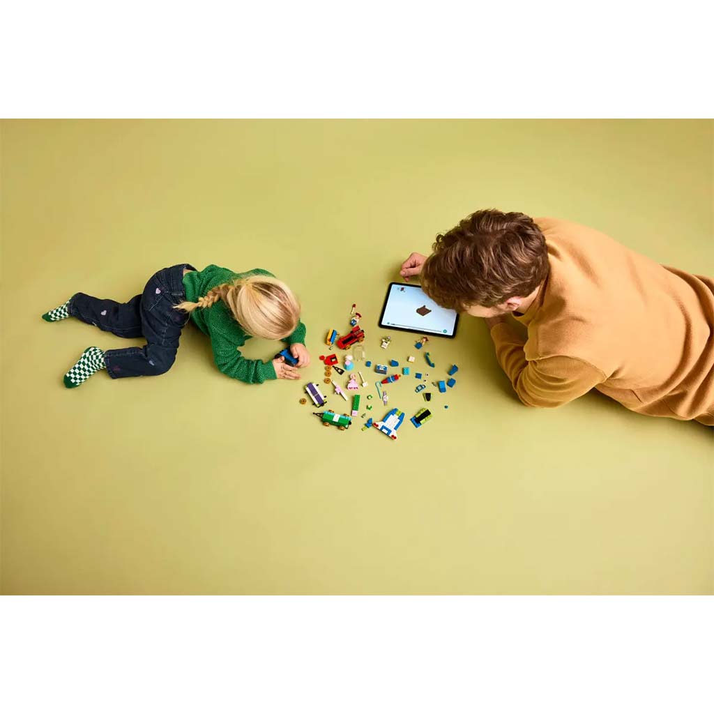 LEGO® Disney: Świąteczny pociąg Toy Story i wyścigówka RC (43264) kép 8
