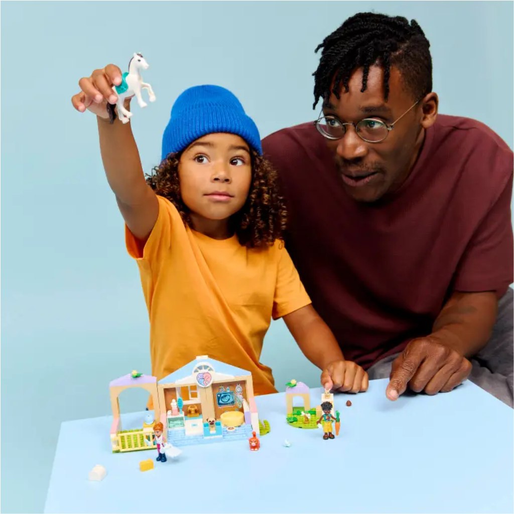 LEGO® Friends: Klinika dla zwierząt (42696) kép 4