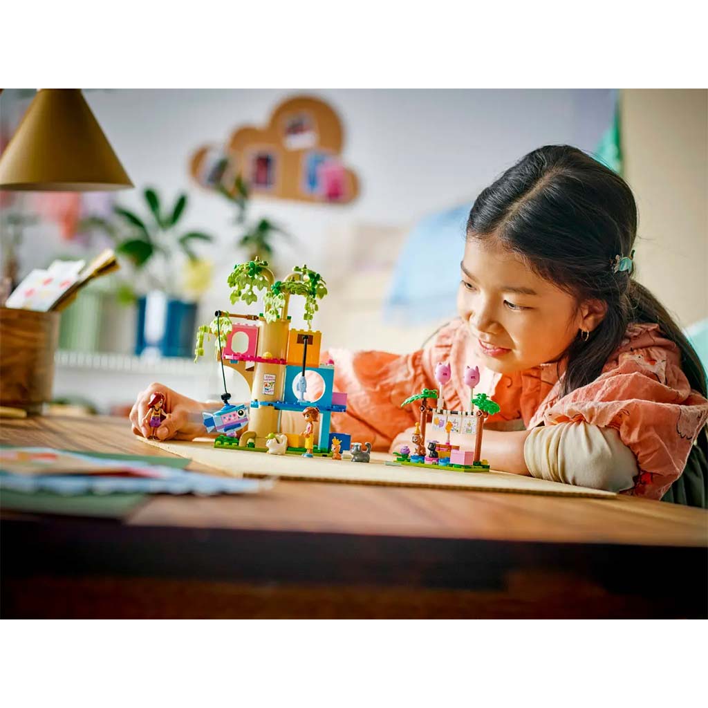 LEGO® Friends: Koci urodzinowe przyjęcie i domek na drzewie dla kotów (42666) kép 7