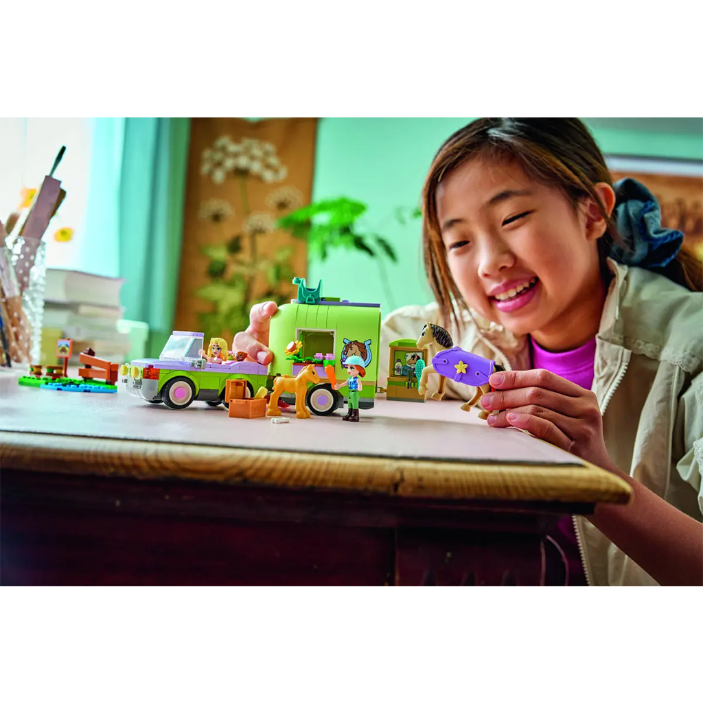 LEGO® Friends: Przyczepa do przewozu klaczy i źrebaka (42695) kép 7