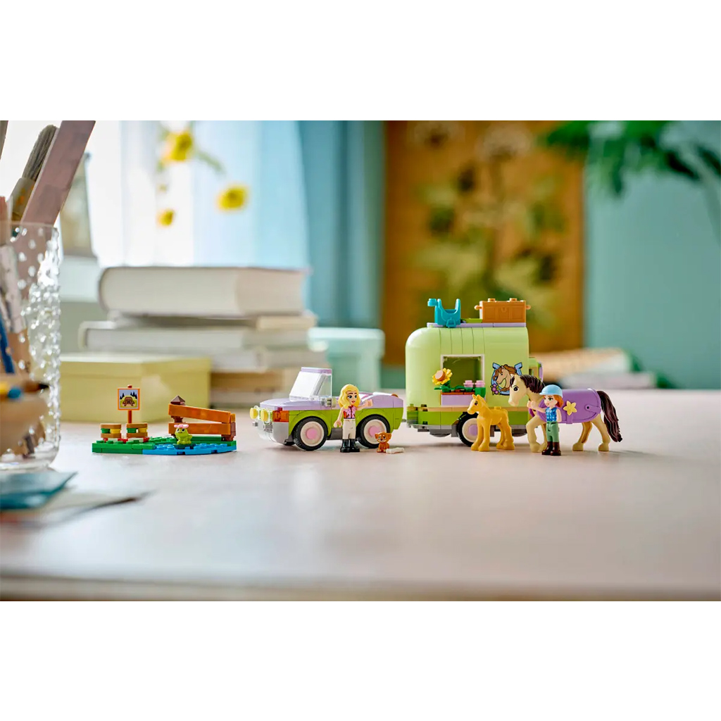 LEGO® Friends: Przyczepa do przewozu klaczy i źrebaka (42695) kép 9