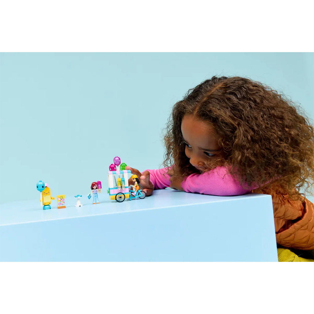 LEGO® Friends: Sprzedawca lodów i balonów (42692) kép 7