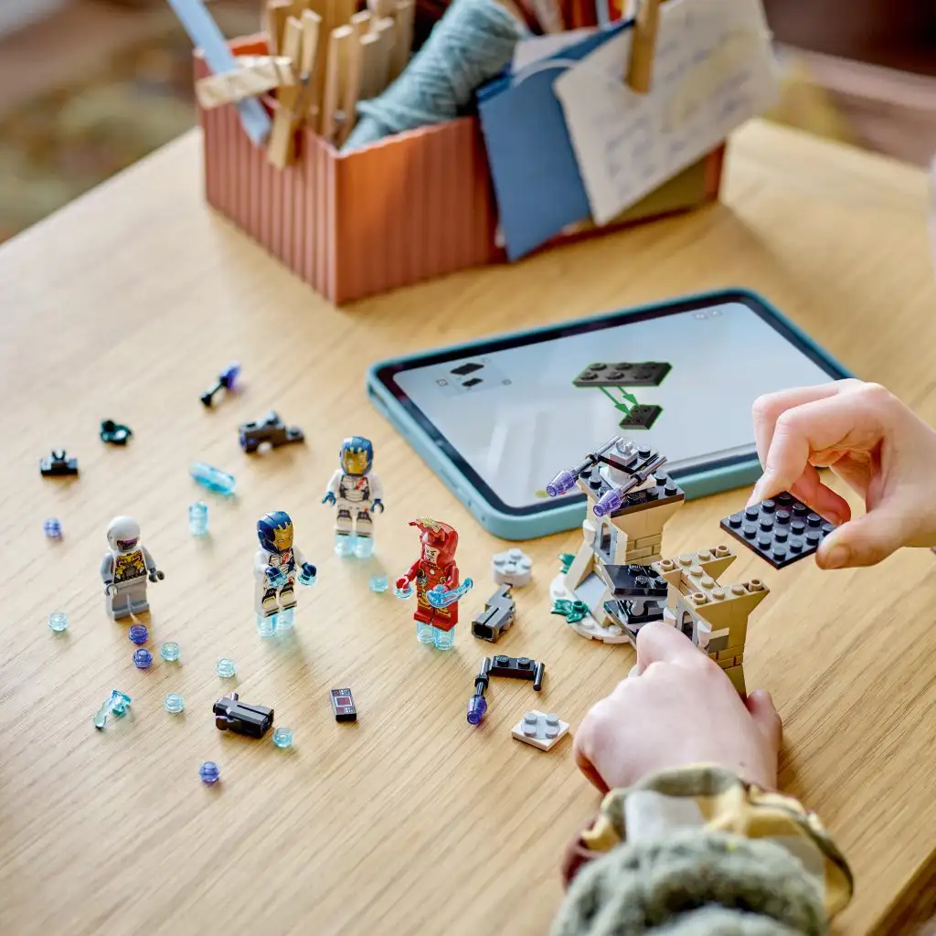 LEGO® Marvel: Iron Man i Iron Legion vs. Żołnierz Hydry (76288) kép 4