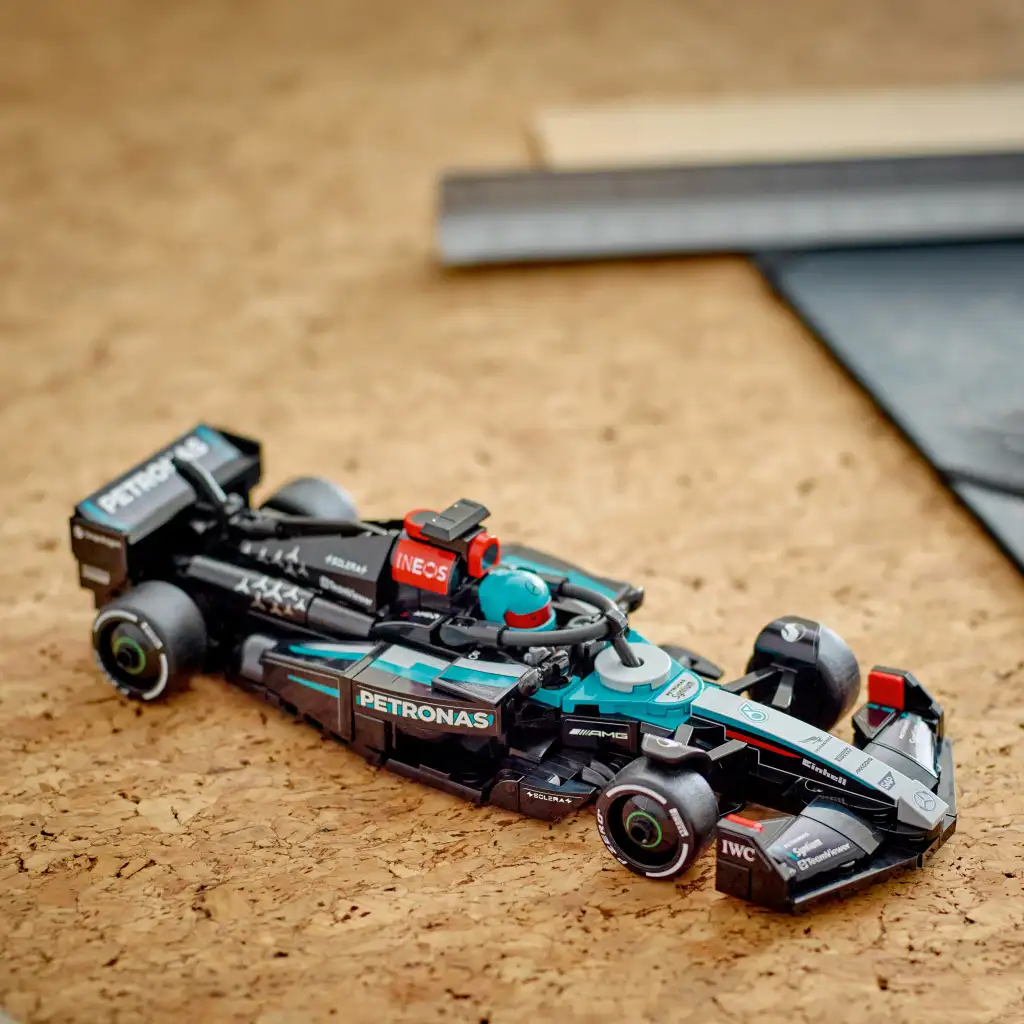 LEGO® Speed Champions: Mercedes-AMG F1® W15 samochód wyścigowy (77244) kép 4