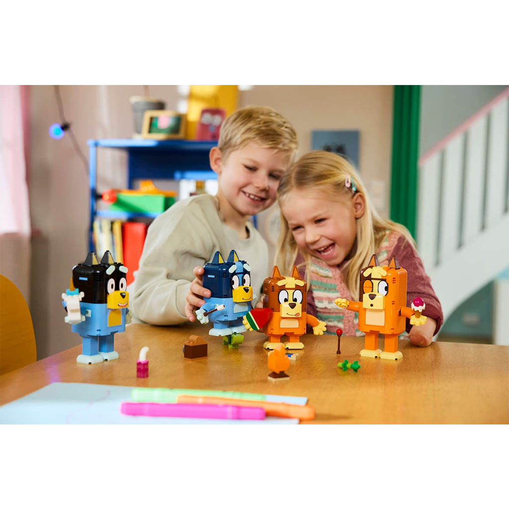 LEGO® Bluey™: Rodzina Bluey z klocków (11217) kép 11