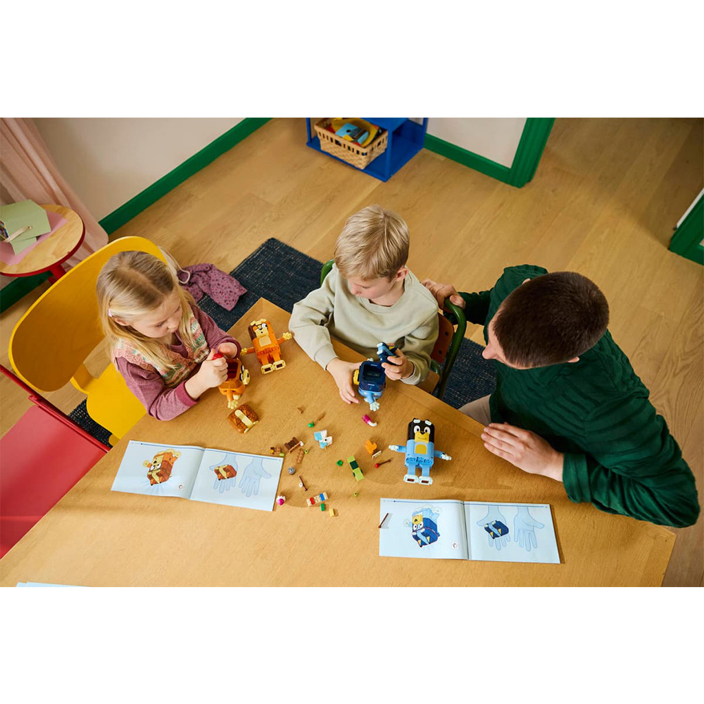 LEGO® Bluey™: Rodzina Bluey z klocków (11217) kép 9