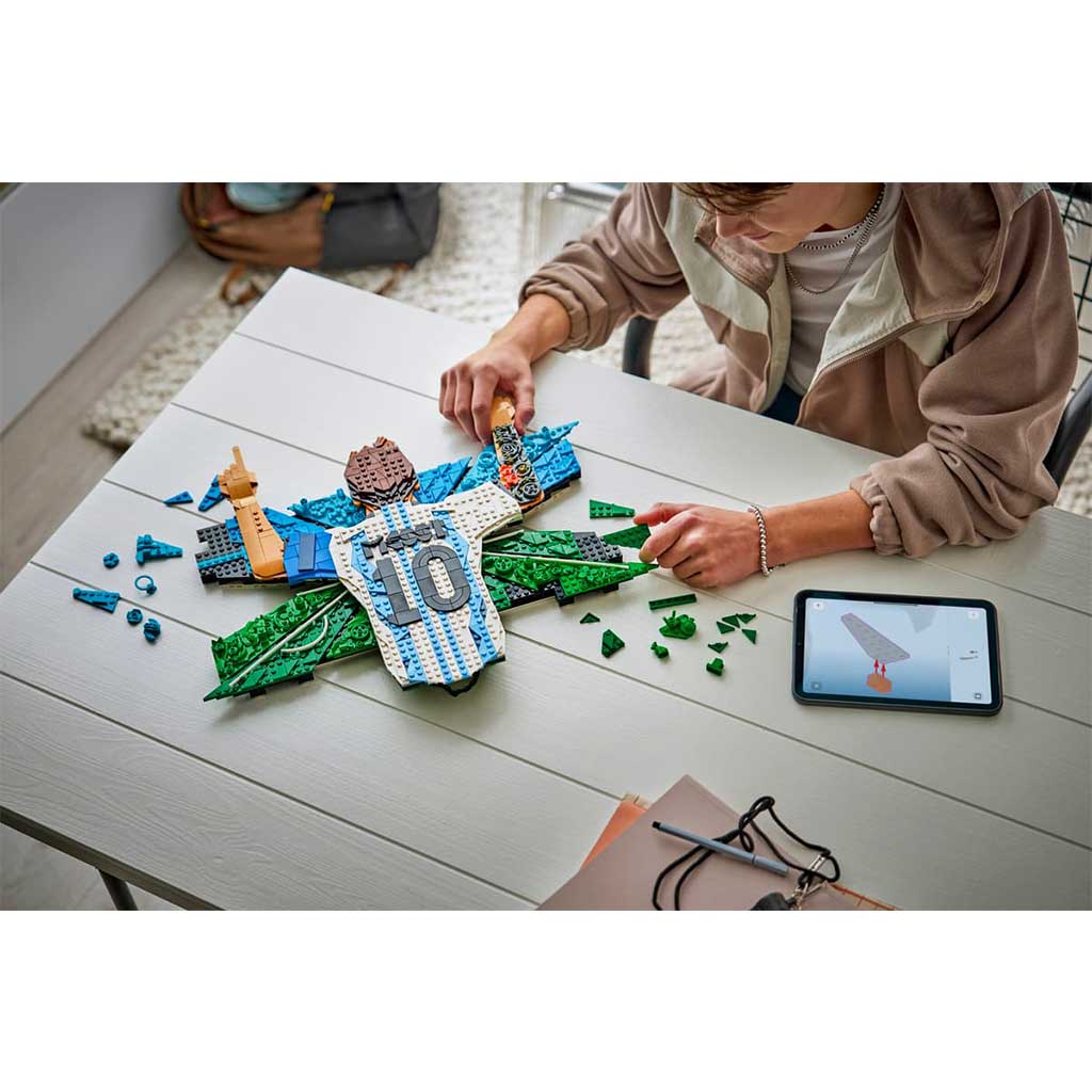 LEGO® Editions: Lionel Messi – Celebracja gola (43018) kép 3
