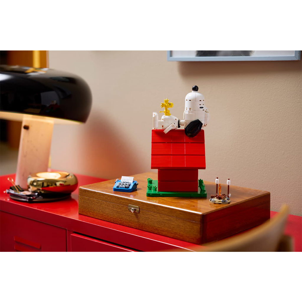 LEGO® Ideas: Peanuts: Budka Snoopyego (21368) kép 10