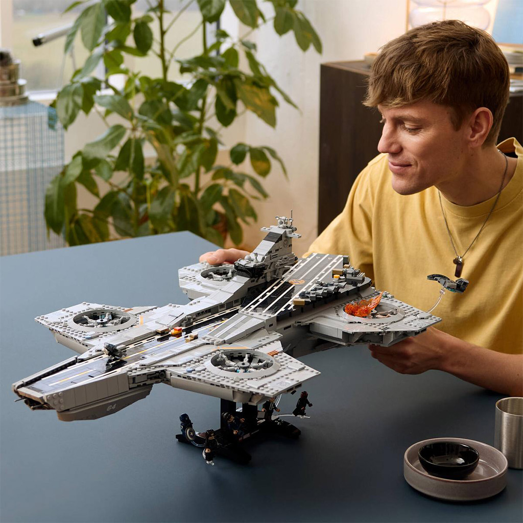 LEGO® Marvel: Latający lotniskowiec S.H.I.E.L.D. (76354) kép 7