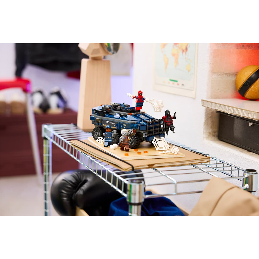 LEGO® Marvel: Spider-Man: Pościg za transportem więźniów (76349) kép 8