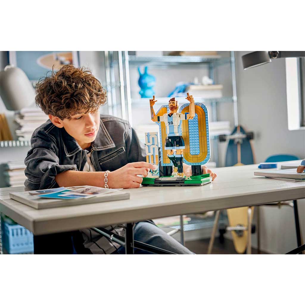 LEGO® Edycje: Lionel Messi – Legenda piłki nożnej (43015) kép 4