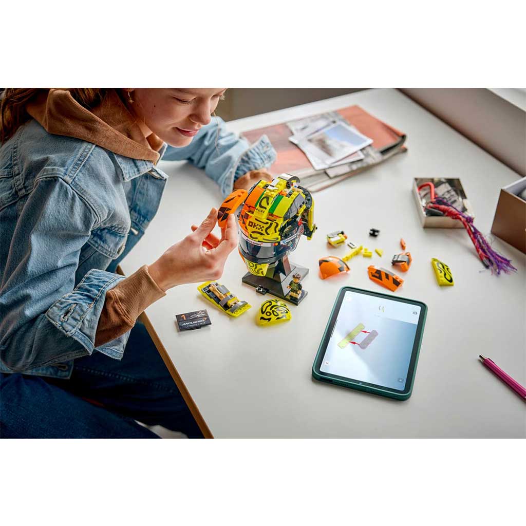 LEGO® Editions: Kask McLaren Mastercard F1® Team Lando Norris (43023) kép 4